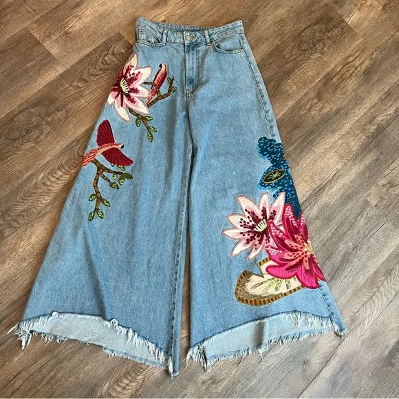 Farm Rio Embroidered Floral Wide-Leg Jeans Raw Hem Flower Bird Size Small - Picture 13 of 15
